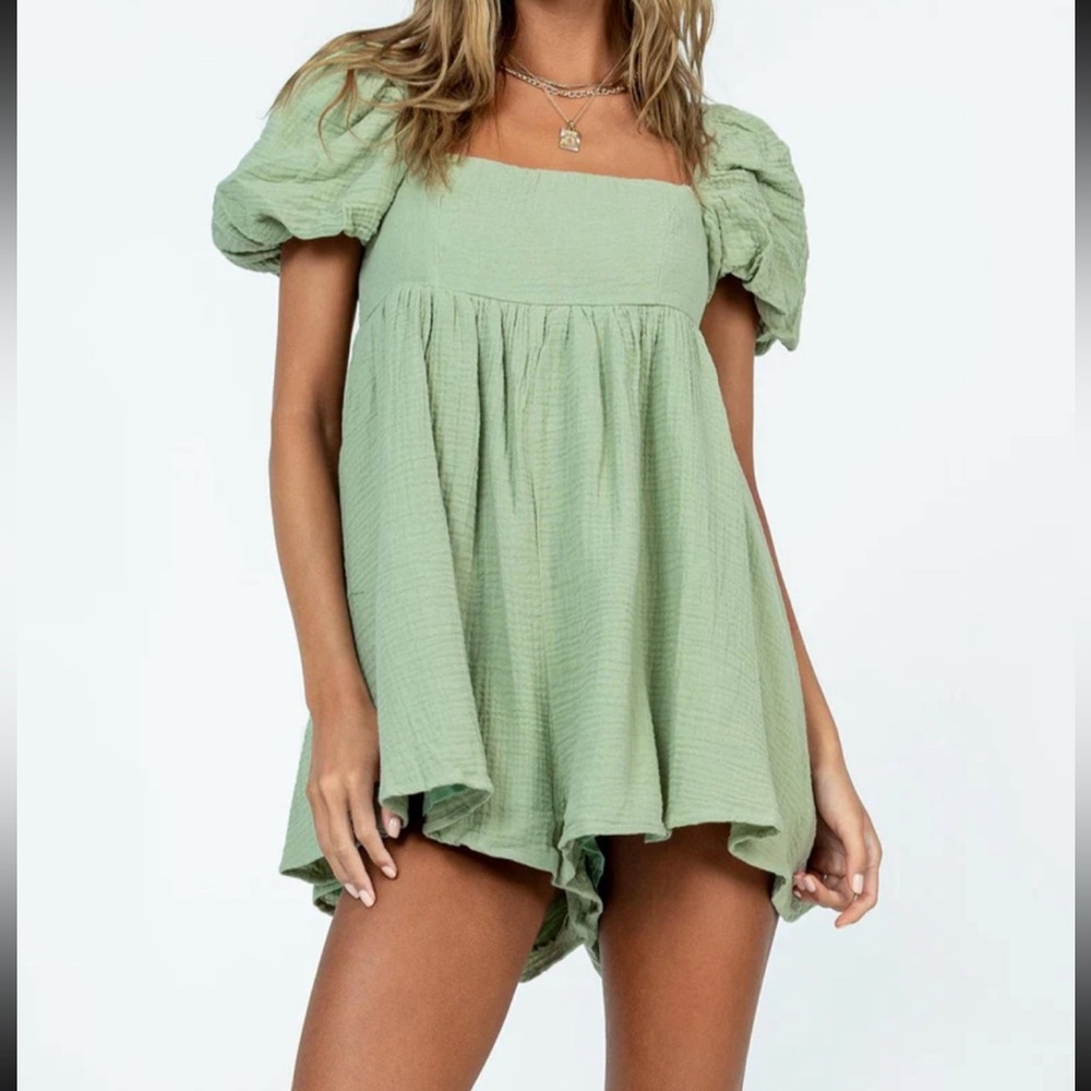 Princess Polly Lorna Romper in Sage Green Short‎ Puff Sleeves Women’s Size 6